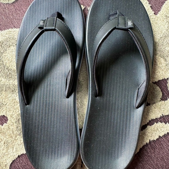 Nike Bella Kai Flip Flops - Picture 3 of 6